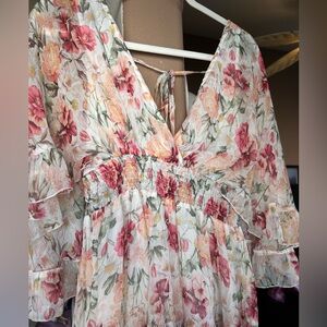 Floral flowy romper size small
